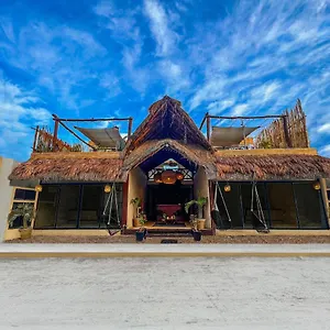 Esduma Bohonito By Maria Carlota Isla Holbox